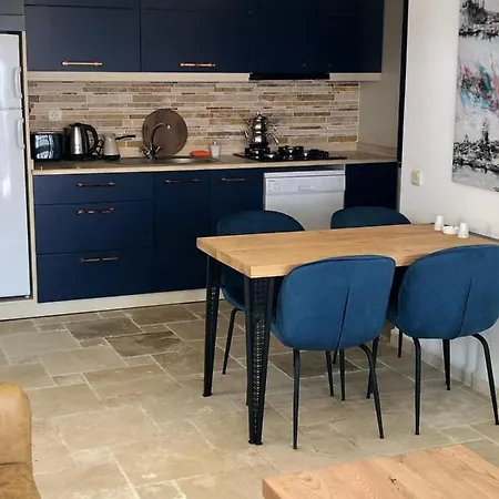 Lejlighed Amazing 2 Bedroom Penthouse!