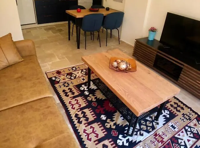 Amazing 2 Bedroom Penthouse! *