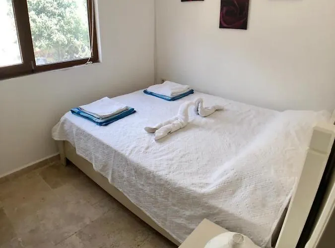 Amazing 2 Bedroom Penthouse! *