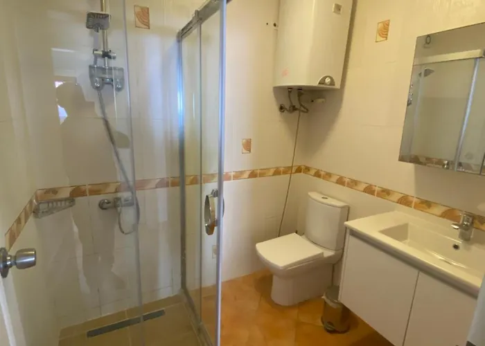 Amazing 2 Bedroom Penthouse! *